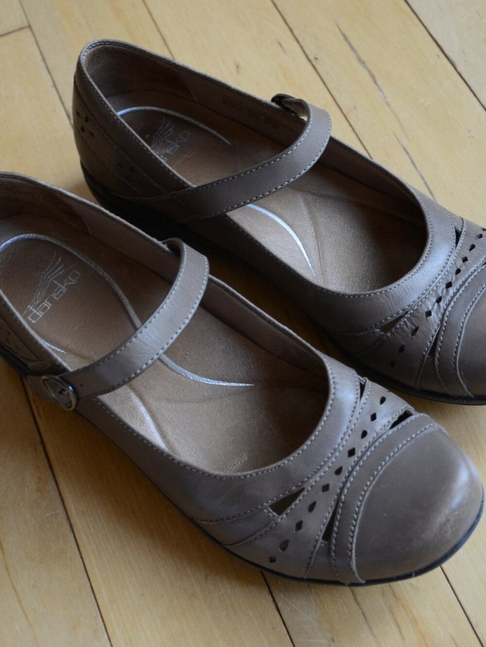 Dansko Mathilda Womens Sz 42 US 12 Brown Leather Mary Jane Slip On shoes